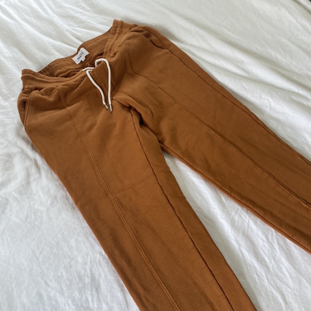 MATE sweats in sienna S